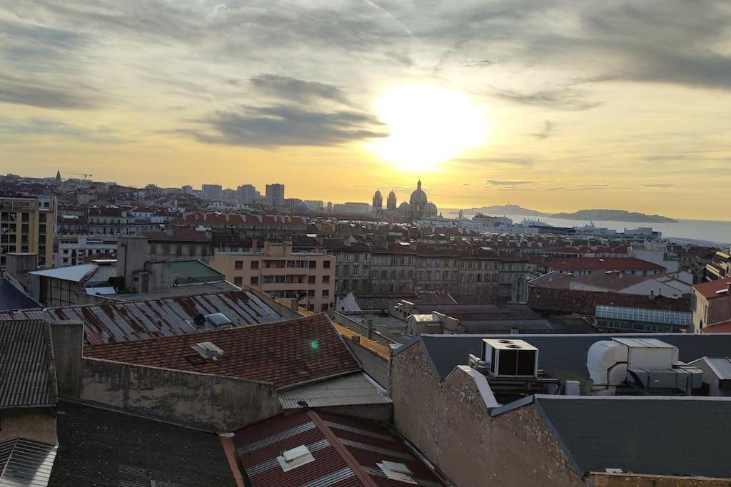 Vue Mer Et Et Notre Dame Centre Ville Avec Balcon Et Parking Marsilia Exterior foto